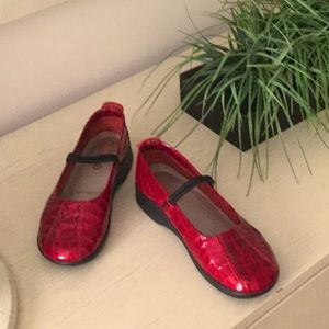 Ruby Red Flats Arcopedia